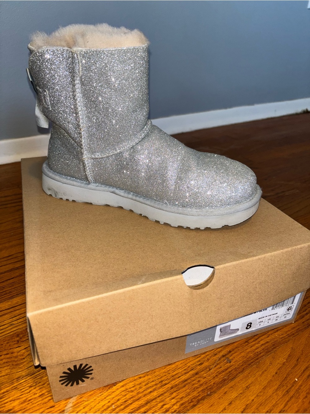 NEW - UGG - Mini Bailey Bow Sparkle Boots